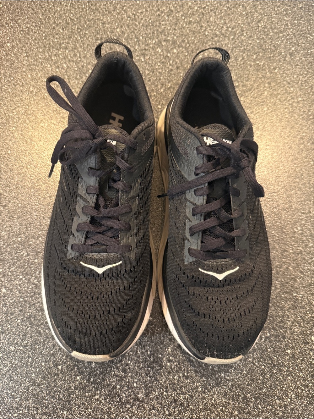 Hoka Women's Arahi 4 Black Athletic Running Shoes - size 9